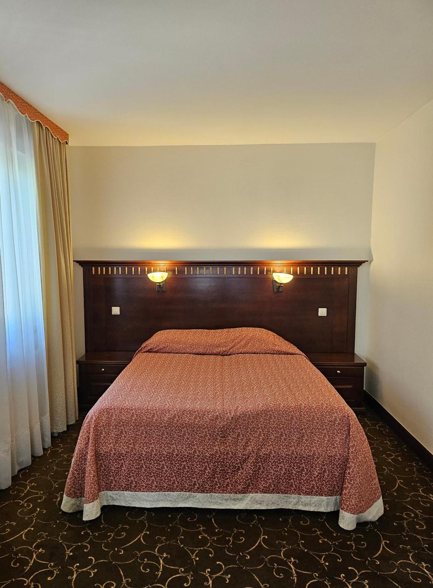 Guest House&Villa Astoma Palanga Extérieur photo